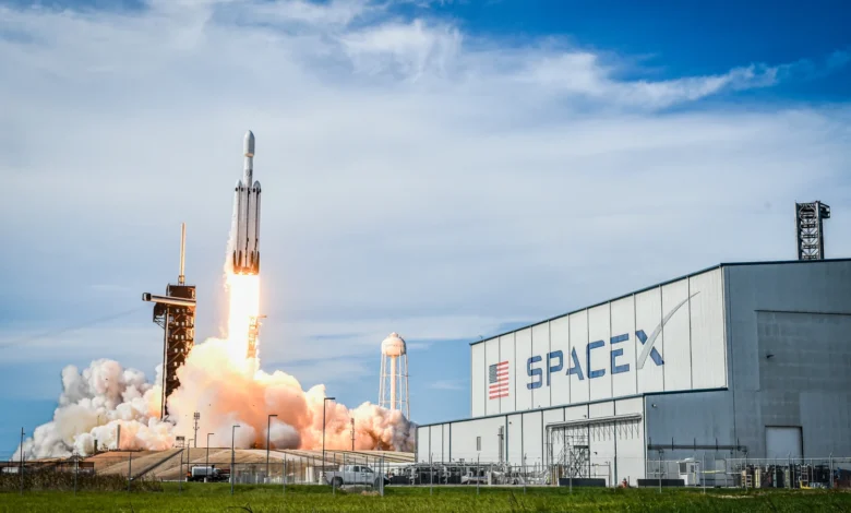 SpaceX Prioritizes Lunar City Over Mars Colony as Elon Musk Announces 10-Year Moon Plan